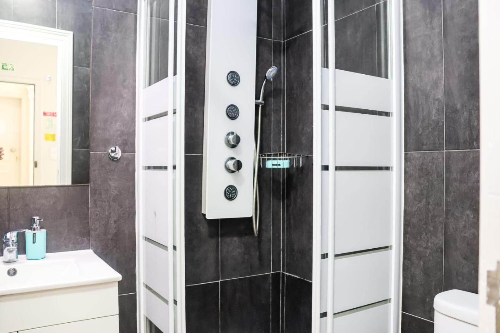 Residencia Queiros - Apartamento T1 Лісабон Екстер'єр фото